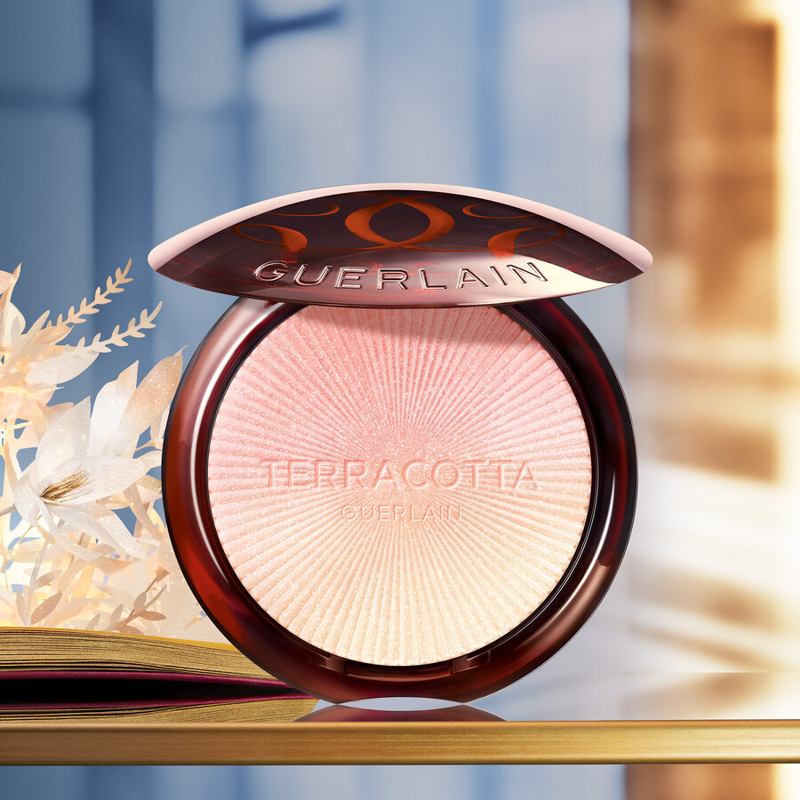 terracotta luminizer ⋅ the shimmering powder - 92 naturally-derived ingredients ⋅ guerlain