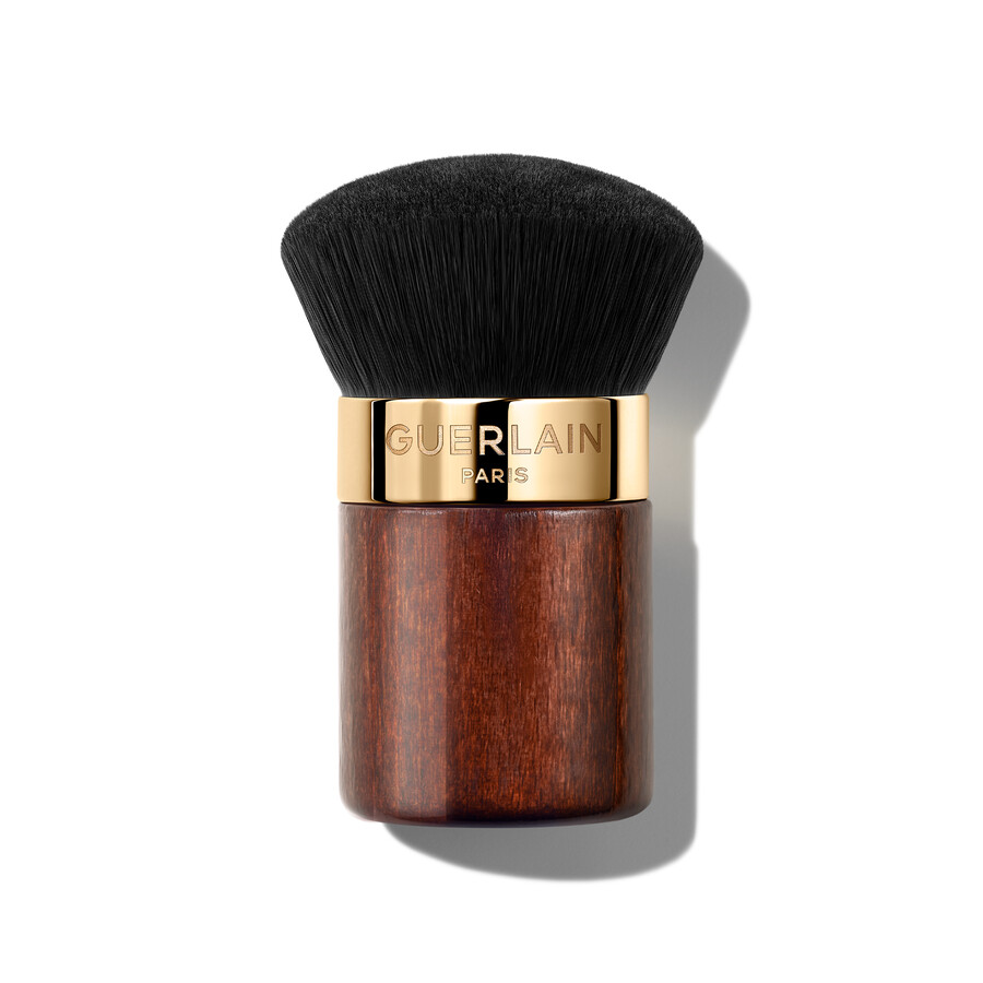 kabuki brush ⋅ foundation brush ⋅ guerlain